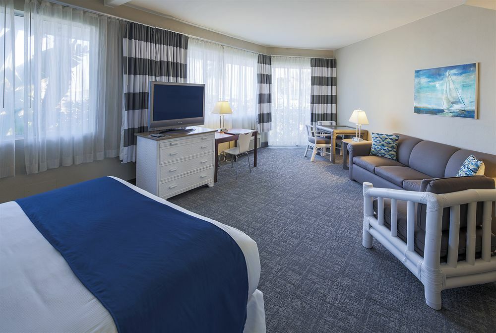 Hotel Bay Club And Marina